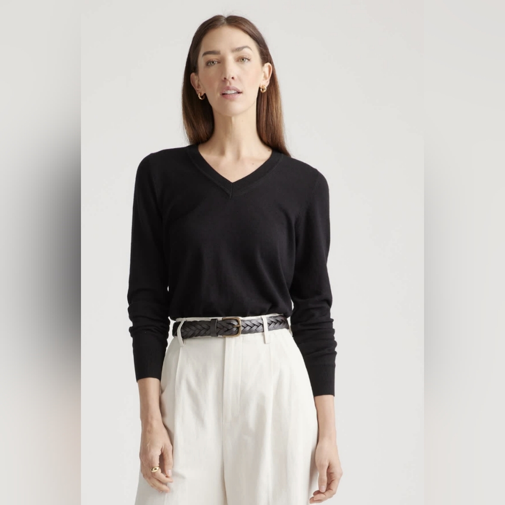 Quince Classic Black V-Neck Sweater
